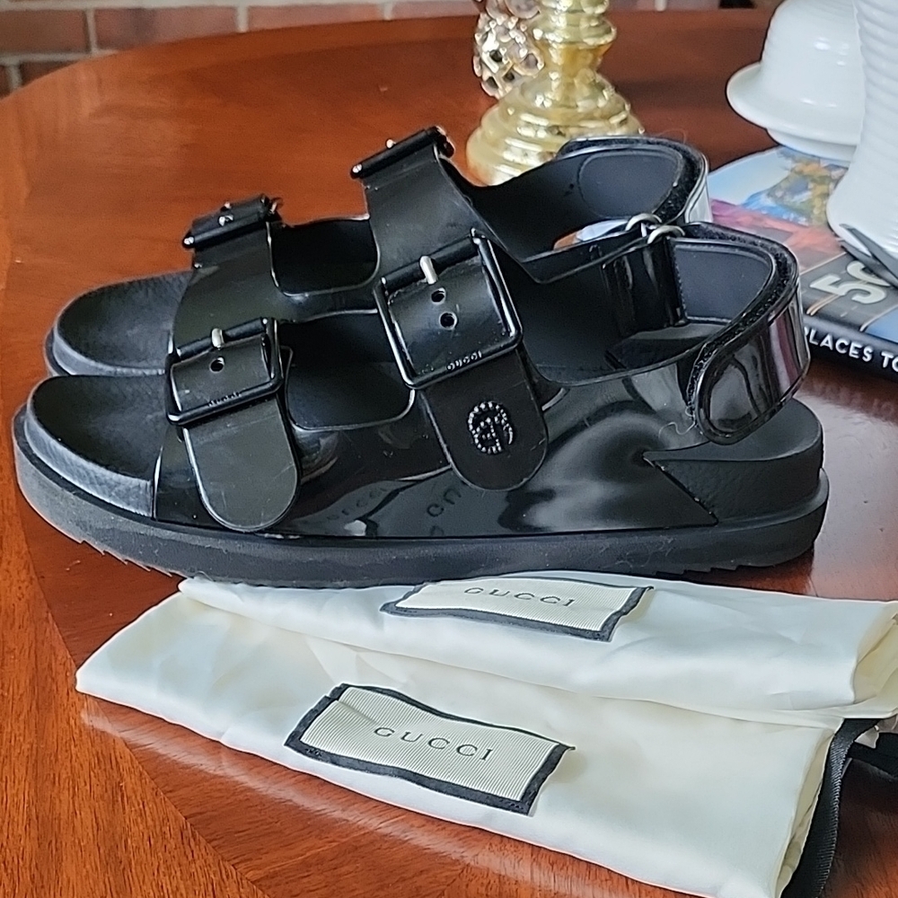 Gucci Isla Rubber Sandals
